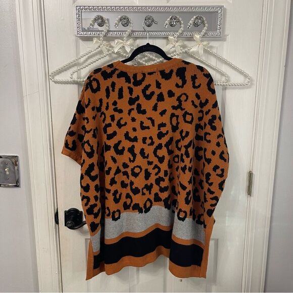 Cheetah Side Split Pullover Sweater - Picture 5 of 9